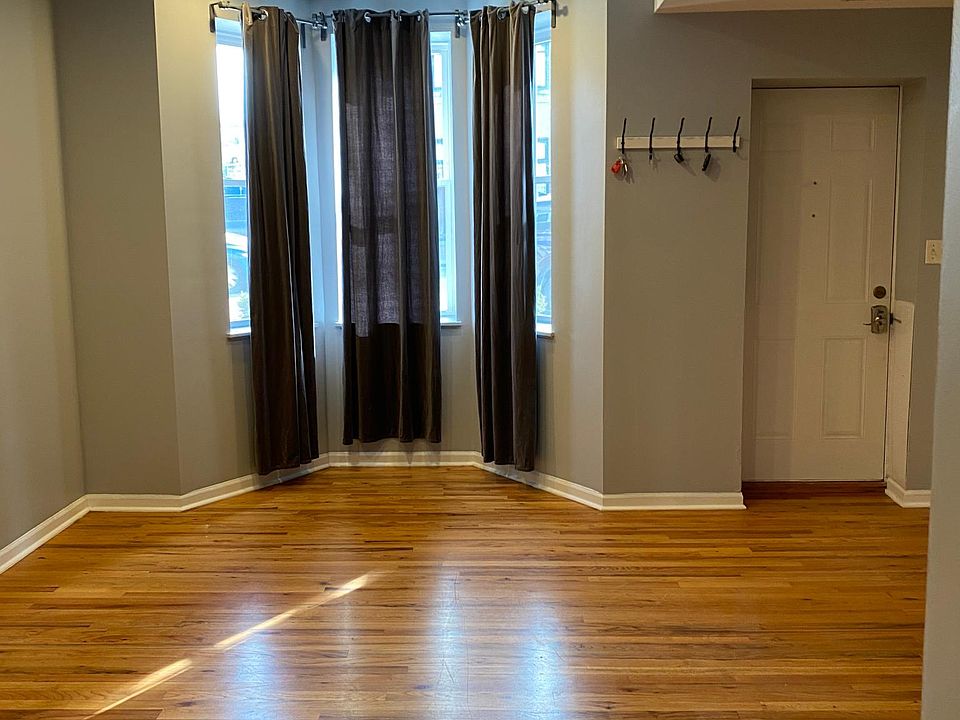 2nd image of 1418 W Diversey Pkwy #G