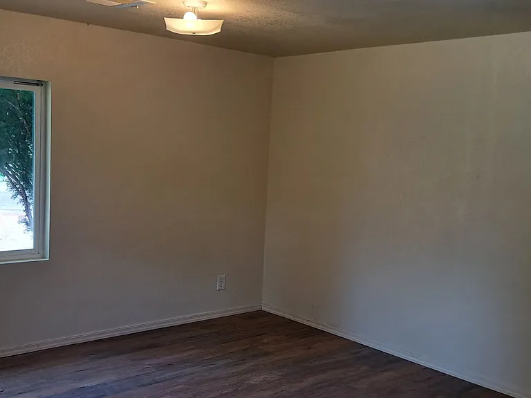4025 E Aztec Rd — Photo 5