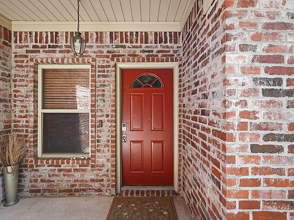 4th image of 479 Wisteria Dr