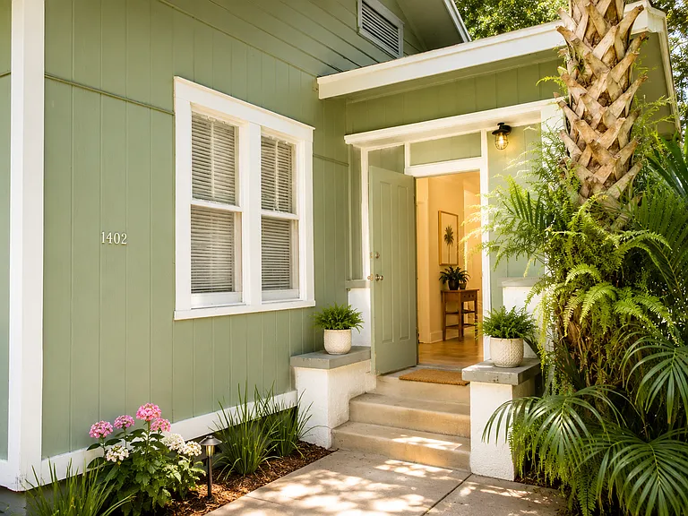 1402 NW 6th Pl — Photo 1