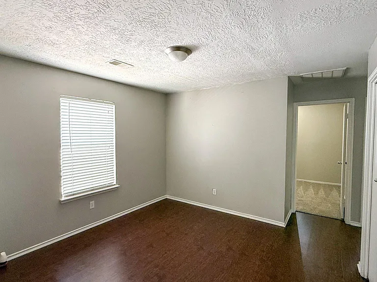 503 Willow West Dr — Photo 8