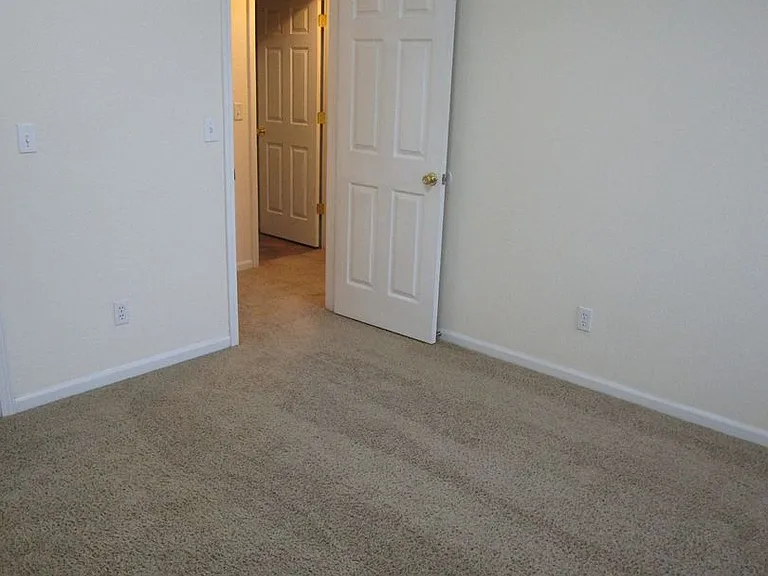 4402 - 4404 Jeana Court — Photo 26
