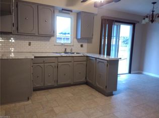 5340 Regency Dr, Parma, OH 44129