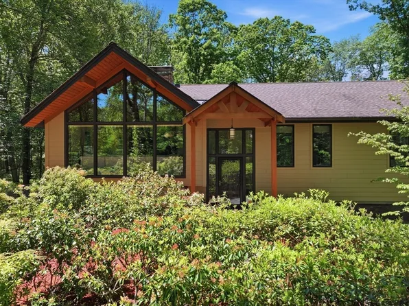 26 Dennis Cir, Northborough, MA 01532