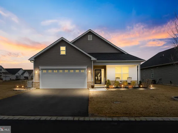 25 Boardwalk Dr, Eastampton, NJ 08060