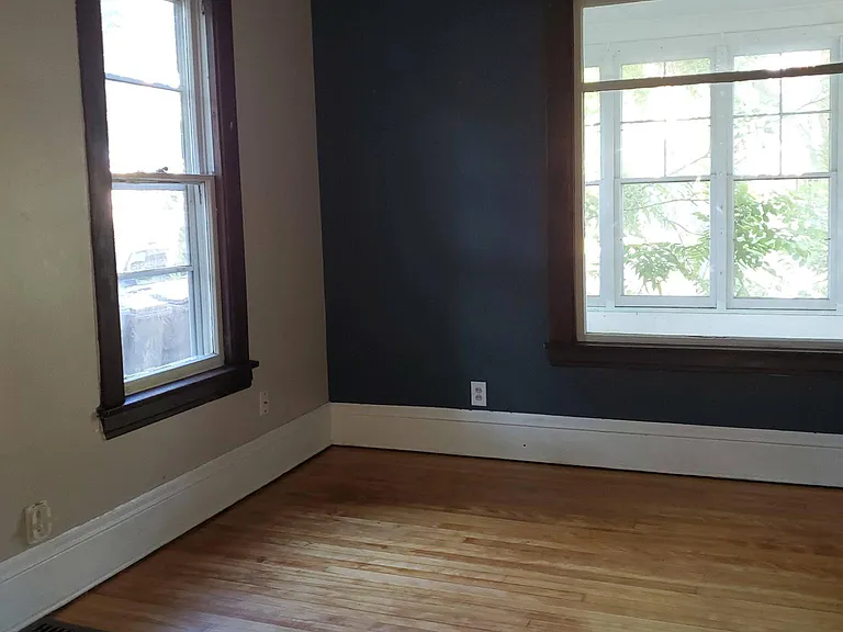 2411 Polk St NE #1 — Photo 2