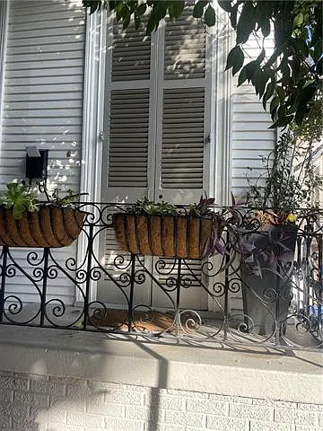 2 bed, 1.0 bath, 864 sqft, $2,000 — Photo 1