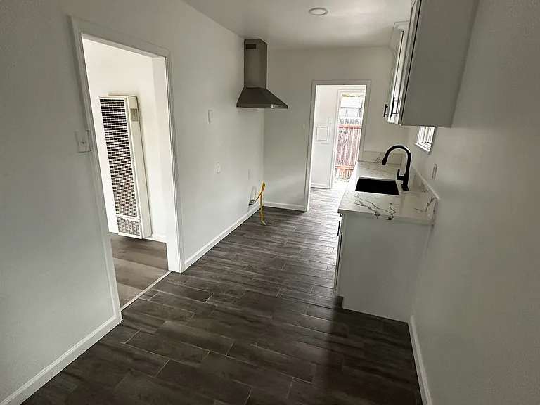 750 W 10th St #750 — Photo 5