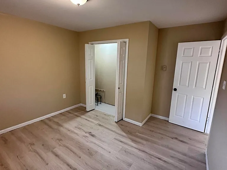 1215 Lori Ln — Photo 7