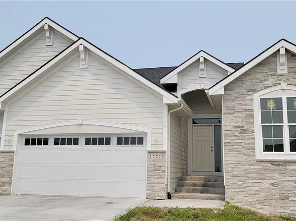 17773 Valleyview Dr, Clive, IA 50325