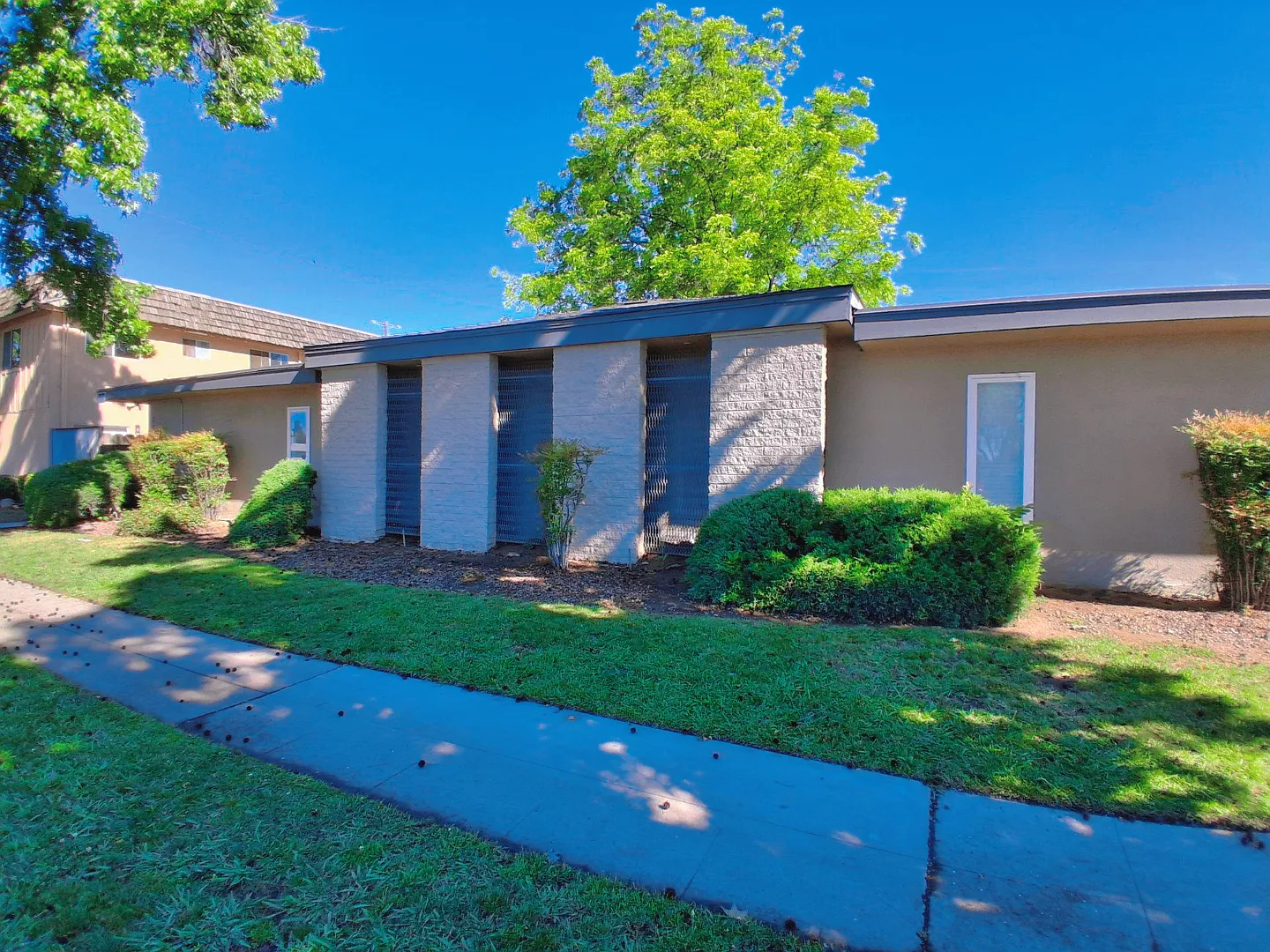 3319 E. Fairmont Ave. — Photo 2