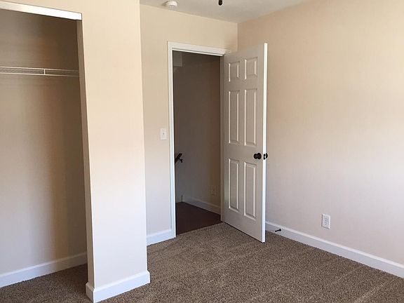 5th image of 407 Meadow Dr APT 6
