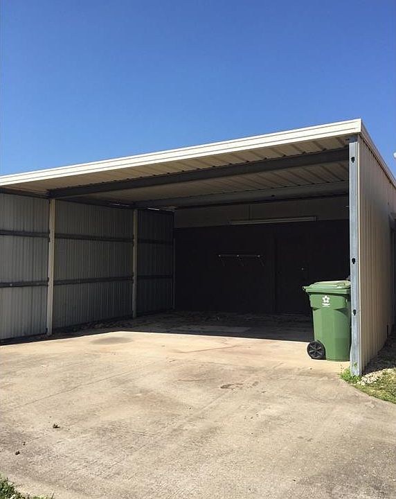 2nd image of 7009 Crosstimbers Ln
