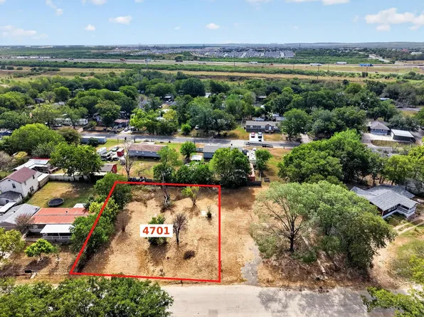 4701 Whirlaway St, Del Valle, TX 78617