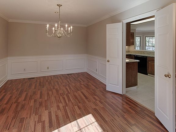 4th image of 808 Hansmore Pl
