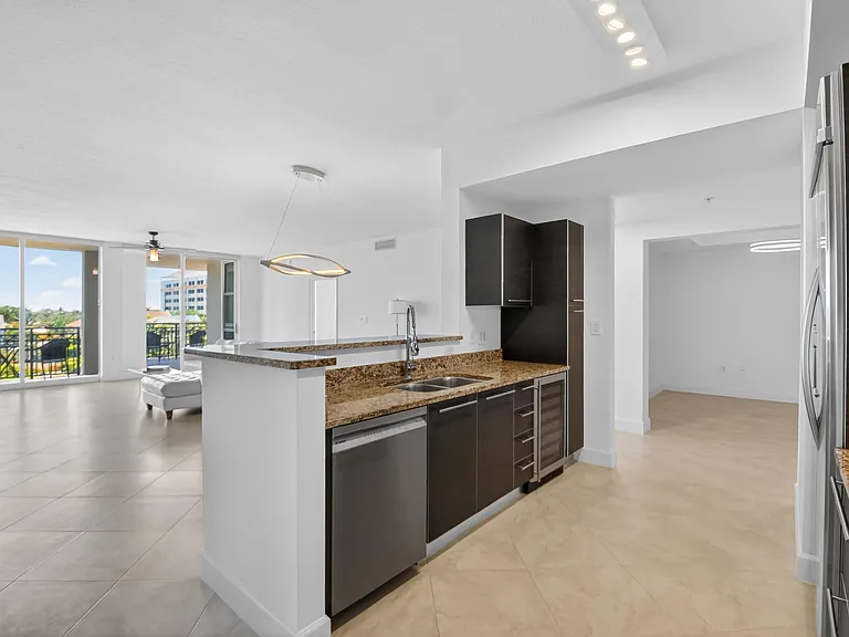 550 Okeechobee Blvd #423 — Photo 6