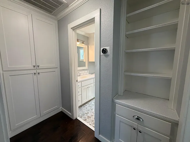 515 E Inwood Dr — Photo 14