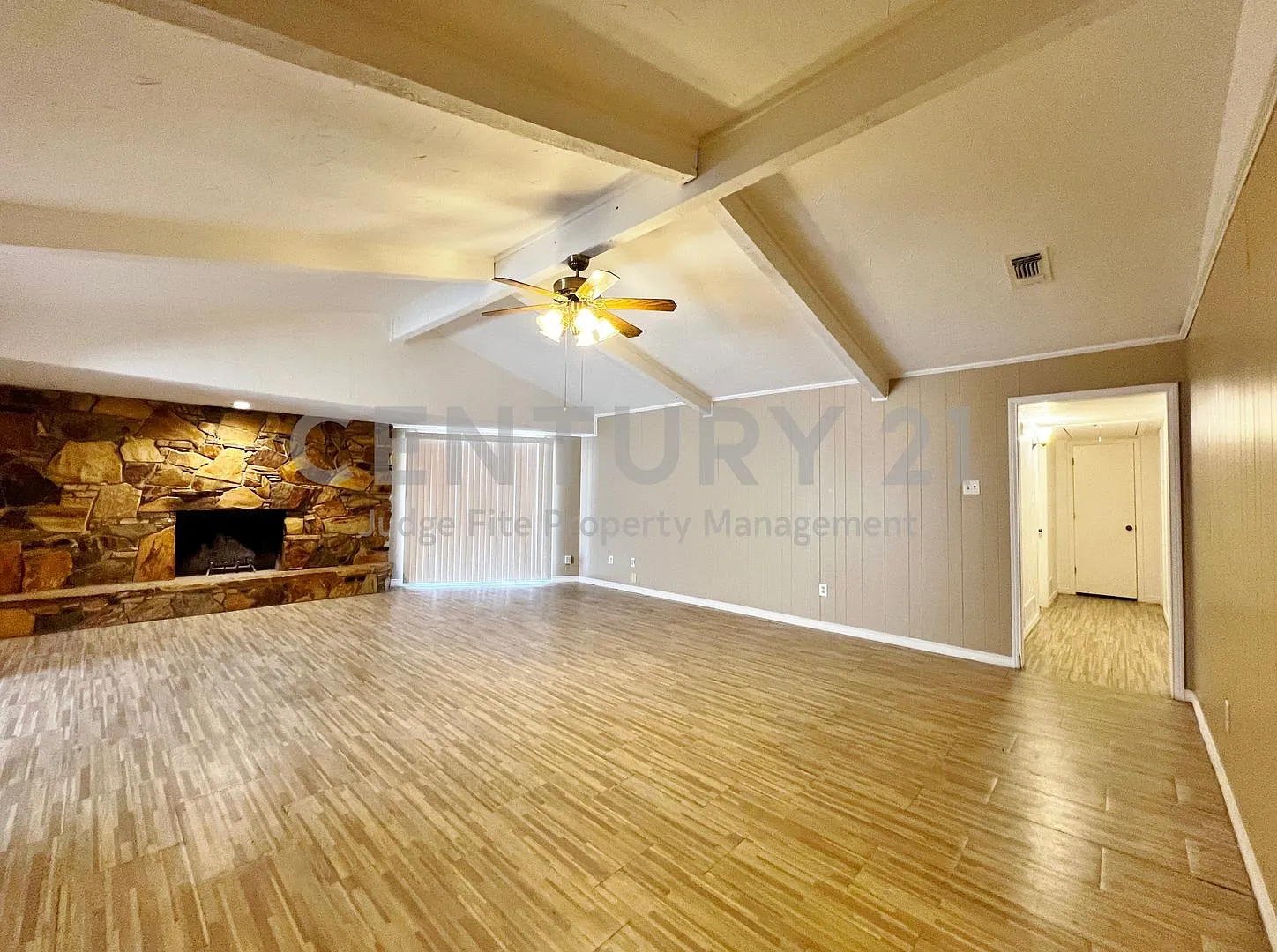 Lovely 3/2/2 in DeSoto For Rent! — Photo 4