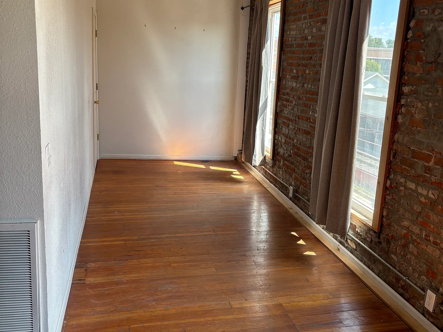 2 bed, 1200 sqft, $1,100 — Photo 2