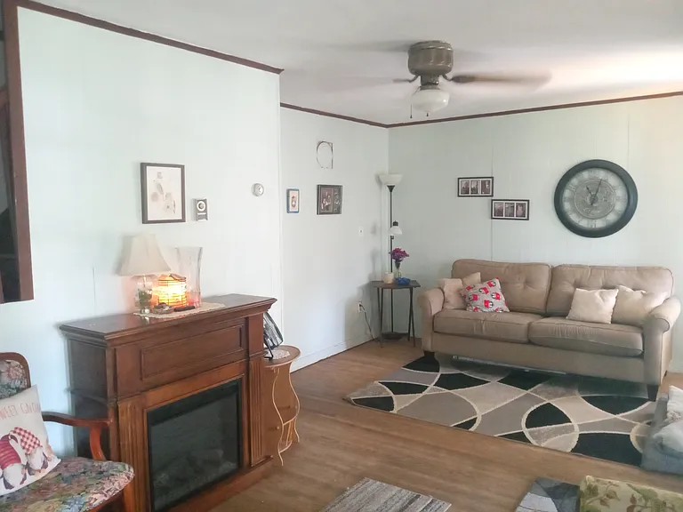 401 E Main St — Photo 6