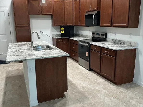 4496 Longwood Lake Sq, Loxahatchee, FL