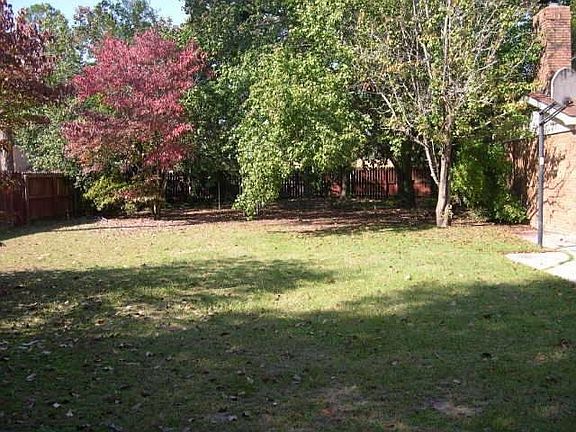 3rd image of 115 Pine Needle Ct