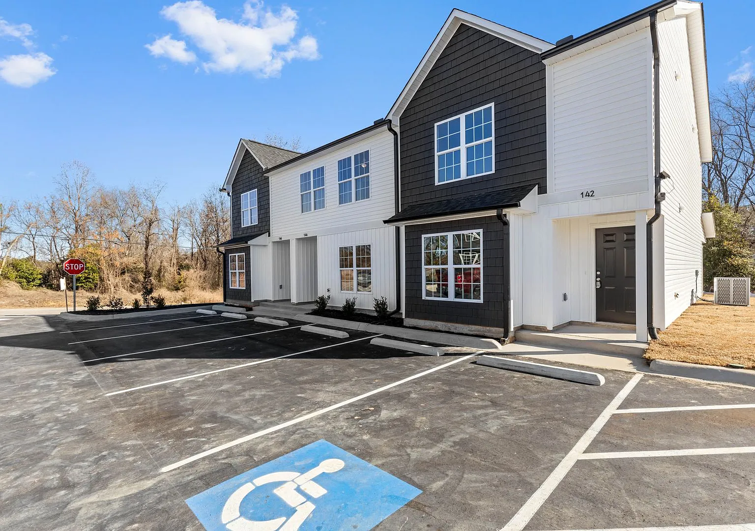 Military Special Expires 8/31 Small Luxury Community New Construction Townhouses Minuets From For... — Photo 3