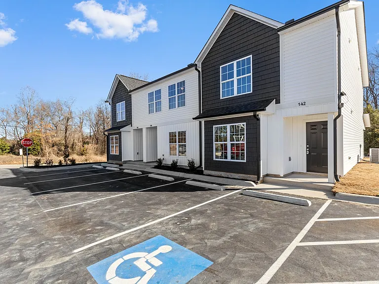 132 Chapel Hill Rd — Photo 3