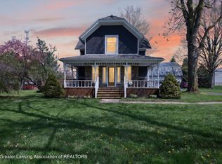 813 S Putnam St, Williamston, MI 48895