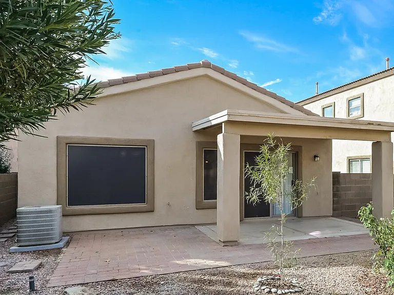 405 E Placita Nodo — Photo 15