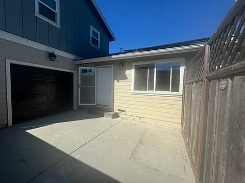 Studio, 300 sqft, $1,800 — Photo 3