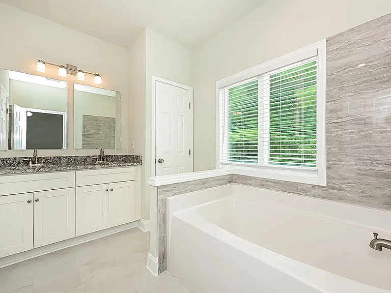 127 Hunts Mill Cir — Photo 10