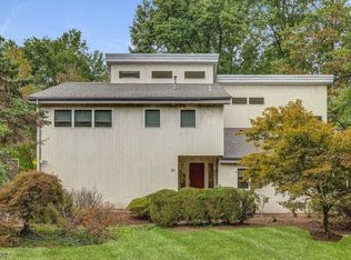 97 N Livingston Ave, Livingston, NJ