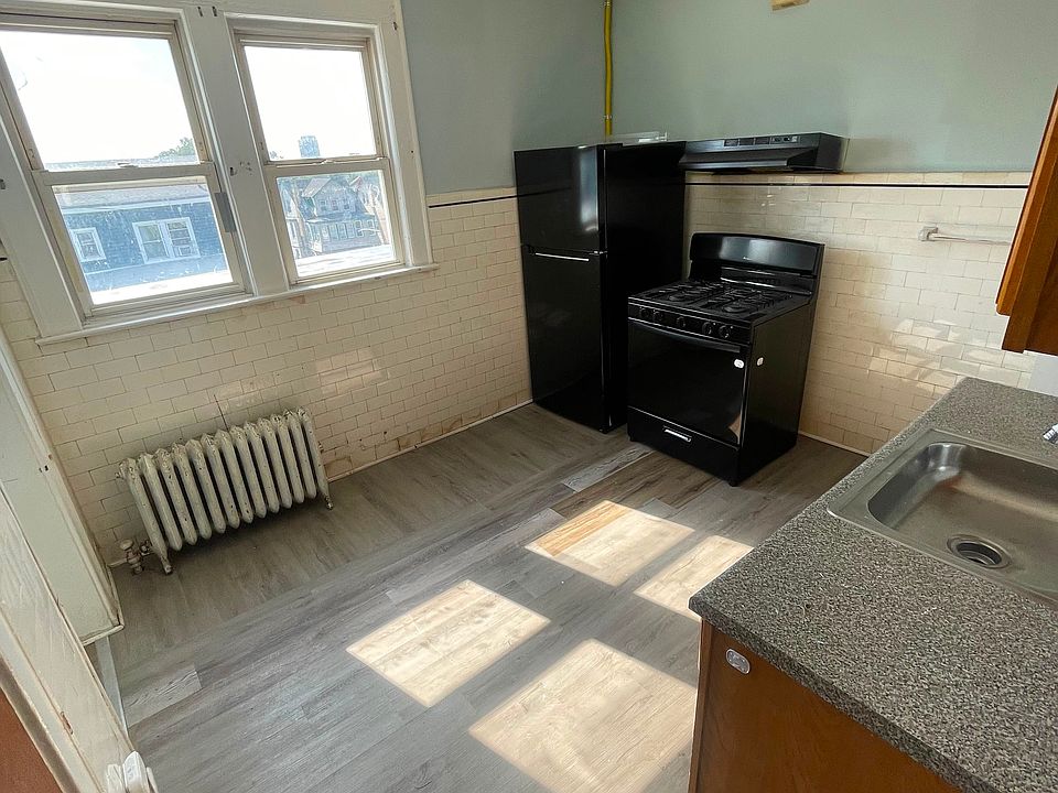1st image of 78 Schuyler Ave #3C