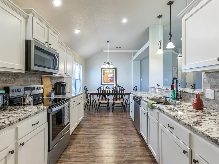 144 Carriage Hills Pkwy — Photo 4