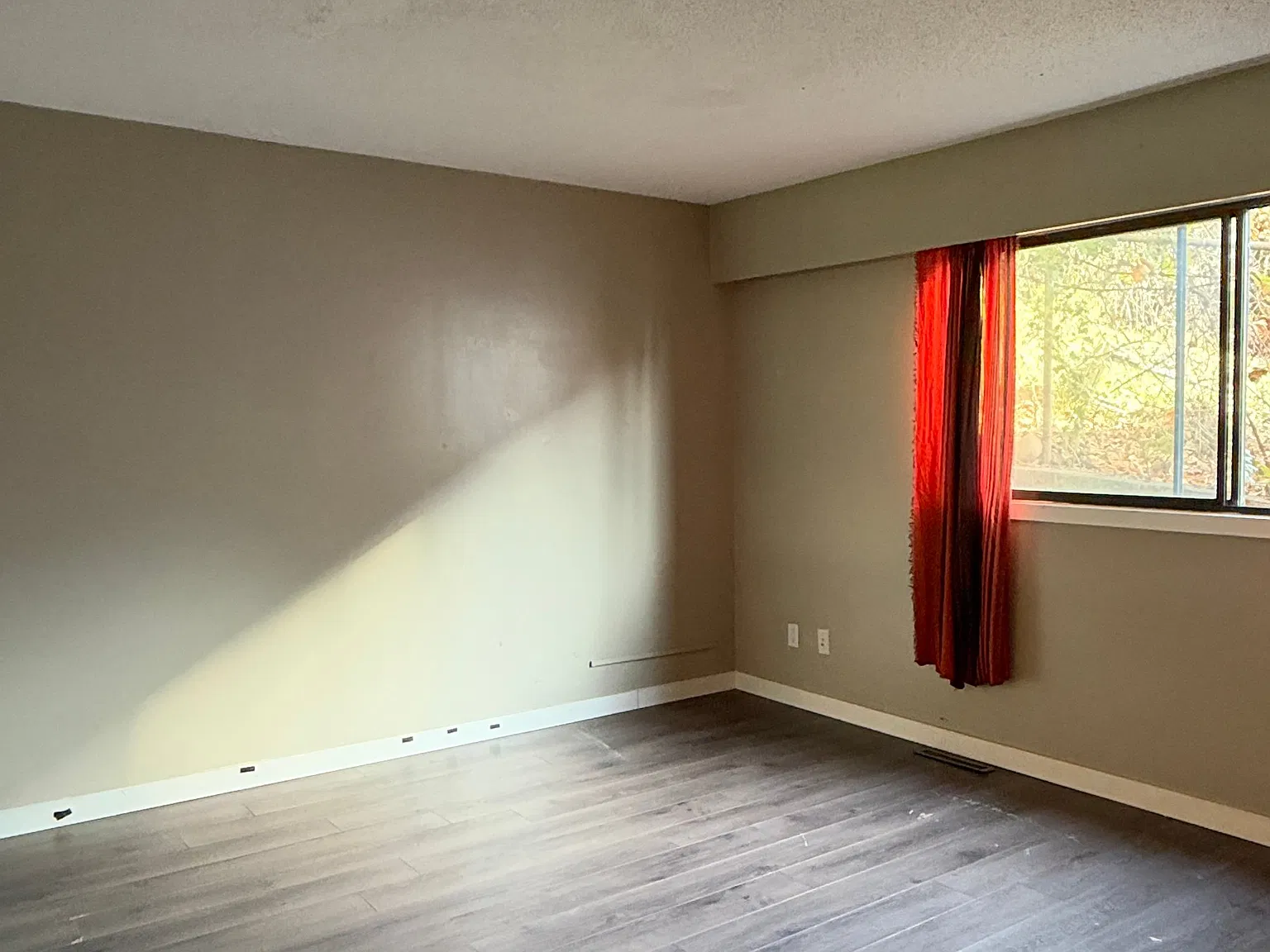 2 bed, 1000 sqft, $1,700 — Photo 2