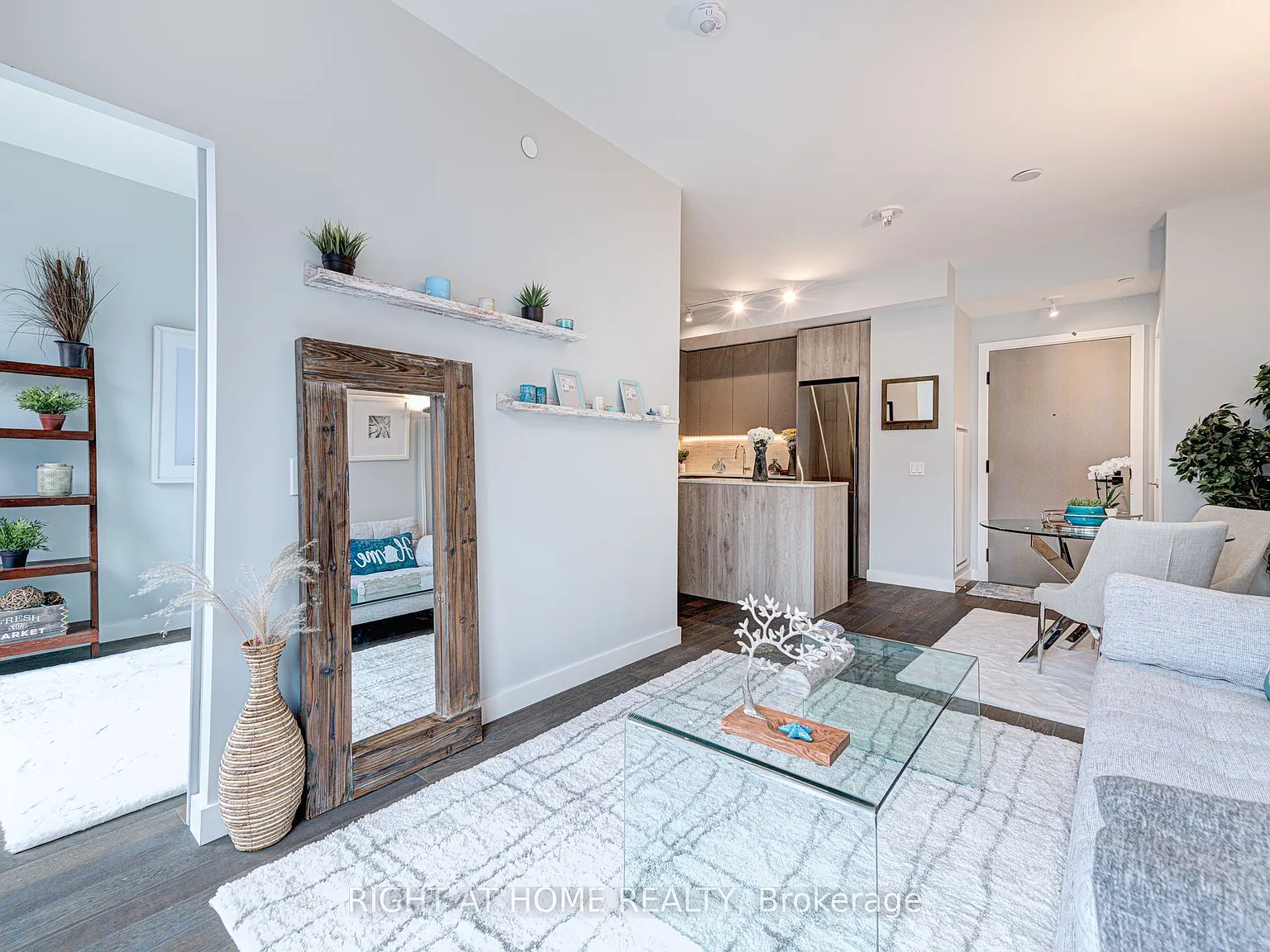 3 bed, $3,990 — Photo 3