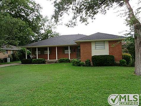 1st image of 208 Saint Lukes Dr