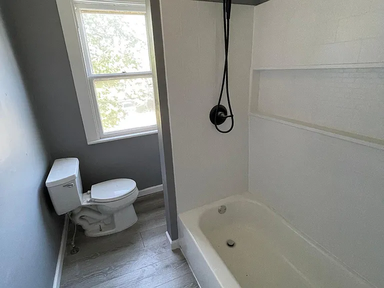 228 Philadelphia Ave W — Photo 2