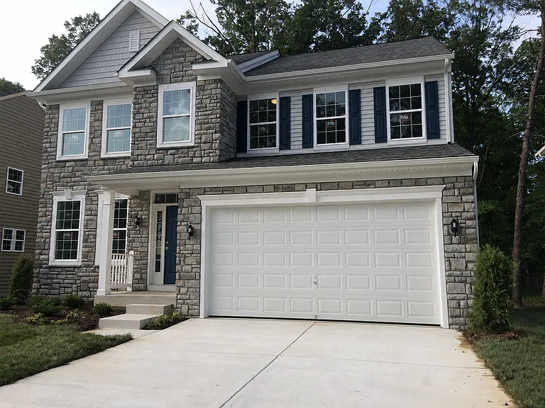 904 Saint Martins Loop — Photo 1