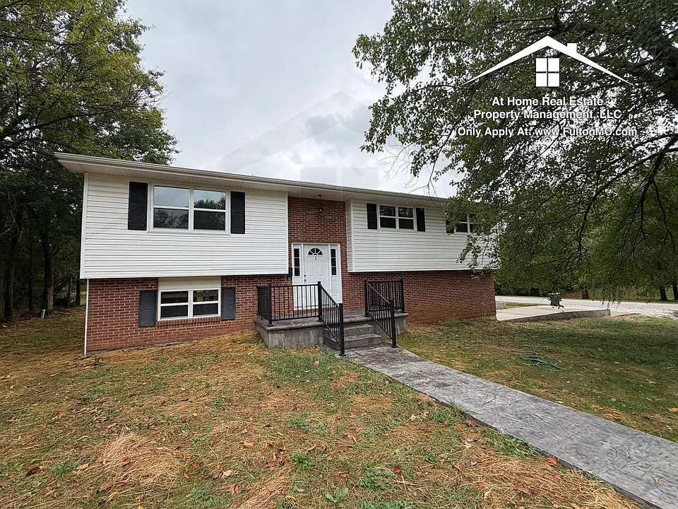 1 Locust Ln