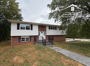 1 Locust Ln, Fulton, MO 65251