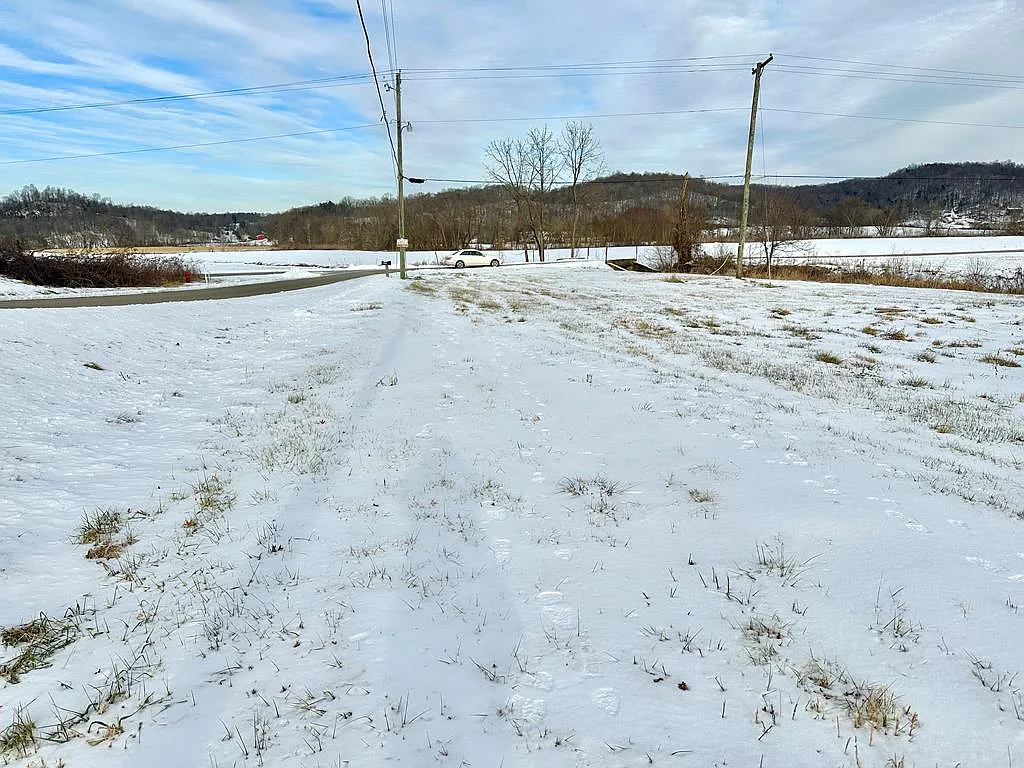 2404 Carver Rd photo 1