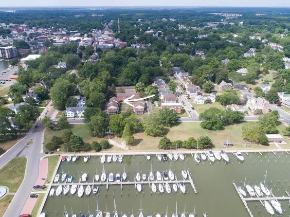 600-3 Water St, Cambridge, MD 21613