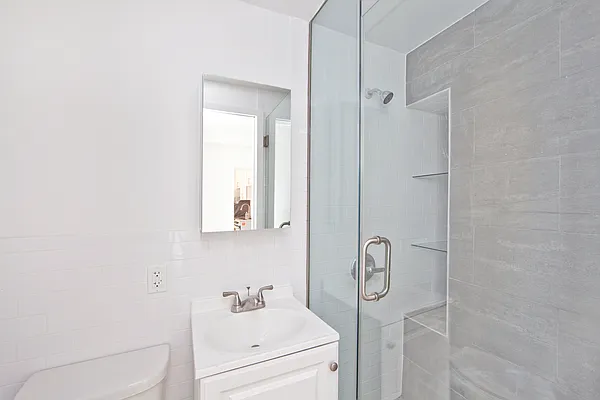 Rented by R New York | media 41