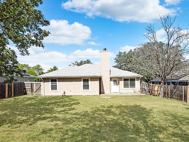 203 Bronc Dr — Photo 21