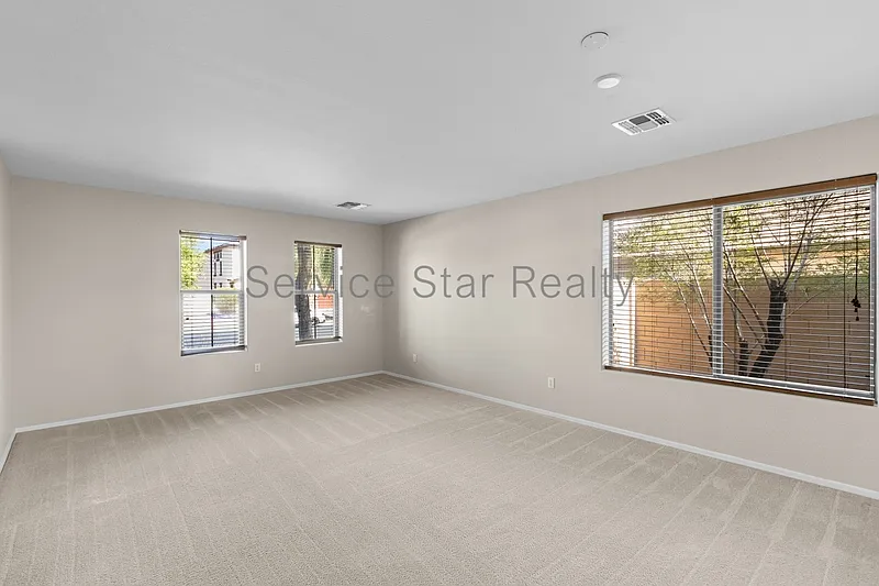 4 bed, 2.0 bath, 2065 sqft, $1,745 — Photo 4