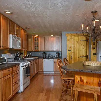 515 Gleanings Dr — Photo 7