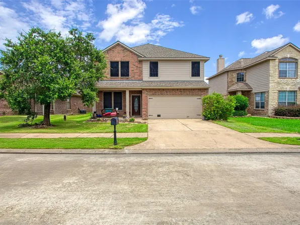 10611 Evergreen St, Baytown, TX 77523