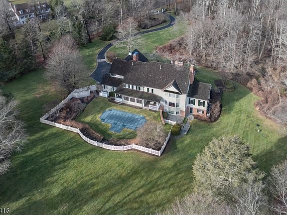 4th image of 46 Sand Spring Rd